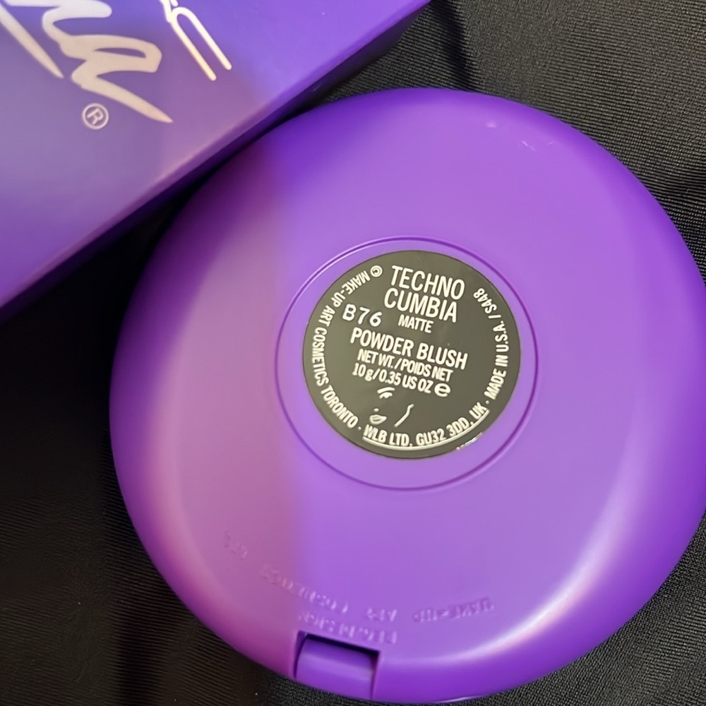 Mac Selena Powder Blush Techno Cumbia by M.A.C Full Size 10g/0.35 Oz. New in box - Picture 5 of 7